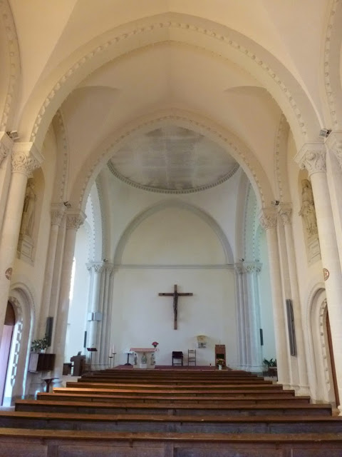 Transept et chevet de l’église conservés pour mettre en valeur les thermes