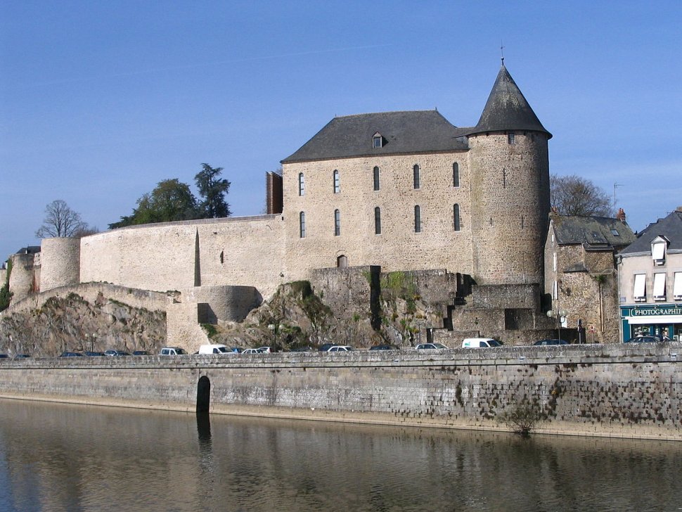 Chateau carolingien de Mayenne